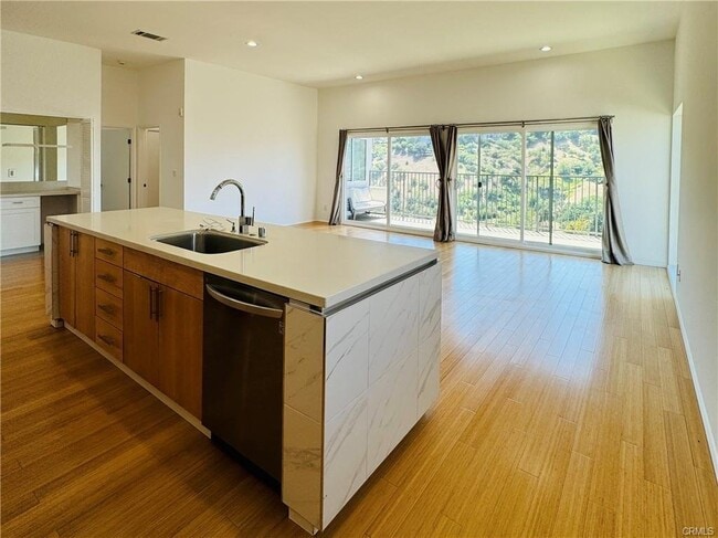 Building Photo - 3847 Oakfield Dr