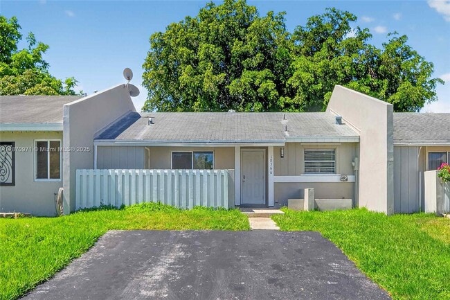 Building Photo - 10366 SW 208th Ln