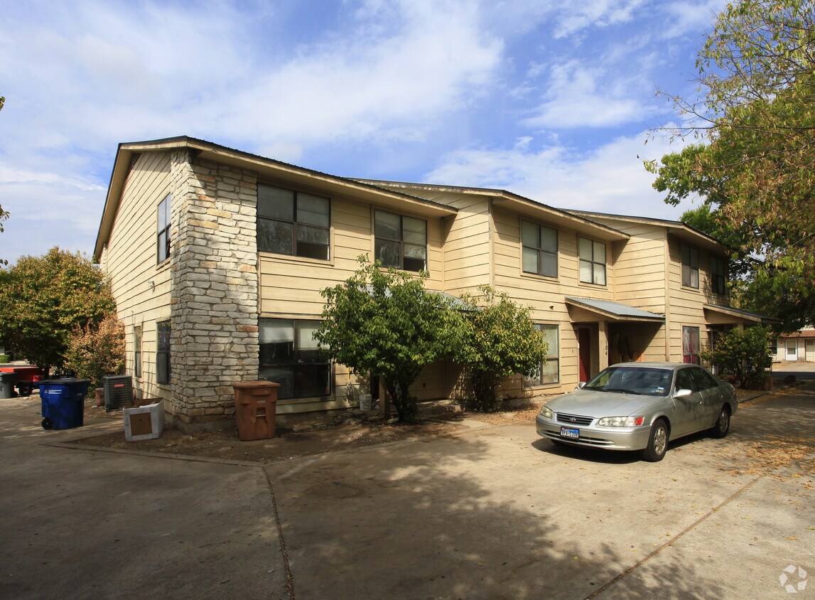 Primary Photo - 2301 Polaris Ave