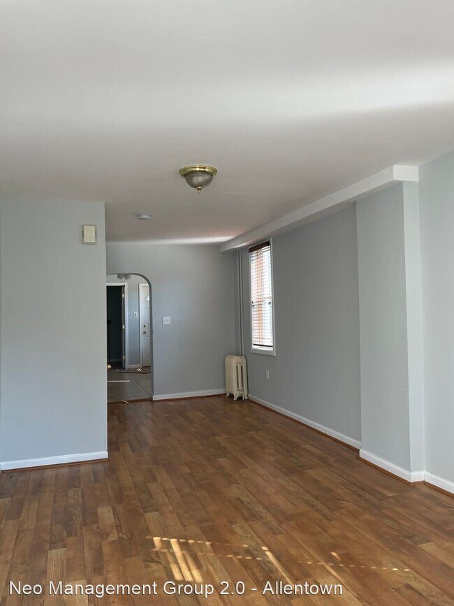 Building Photo - 3 br, 1 bath House - 921 Marion Street