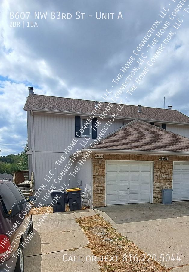 Building Photo - 2 bed/1.5 bath townhome with garage in Par...