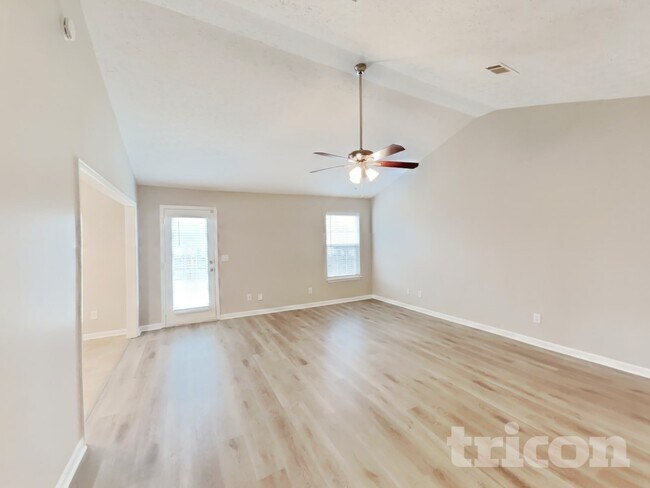 Building Photo - 1811 Packard Ct