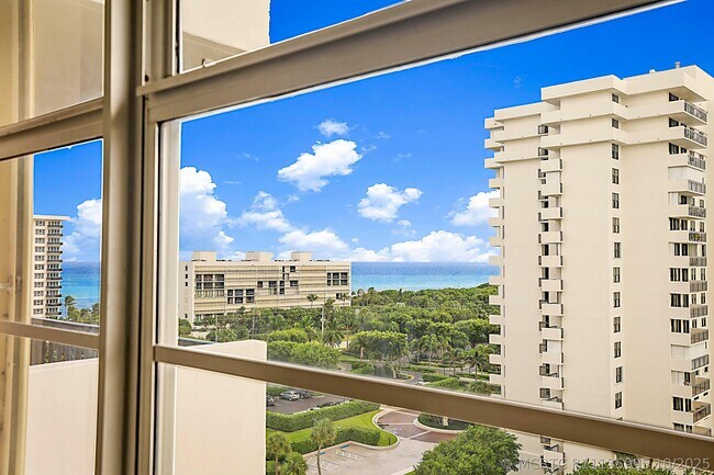 Building Photo - 2121 N Ocean Blvd