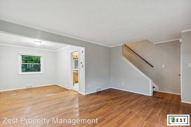 Building Photo - 2 br, 1 bath Apartment - 7601 Curtis Street