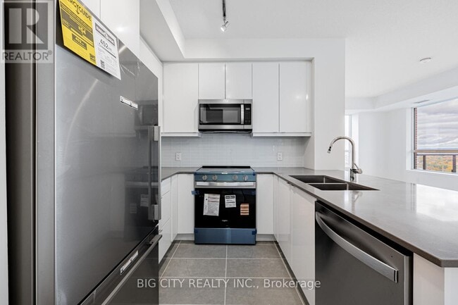 Photo du bâtiment - 3260 Sheppard Ave E