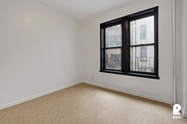 Building Photo - 720 W 172nd St