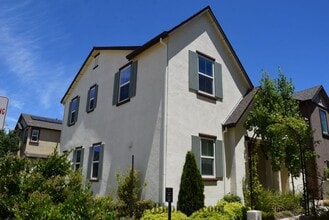 Building Photo - 900 Lyon Pl