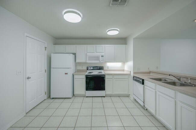 Foto del edificio - Beautiful 2bed/2.5bath Townhome FOR RENT -...