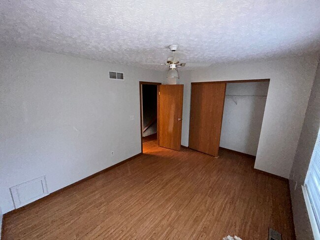 Building Photo - 2-Bedroom Unit in Blacklick