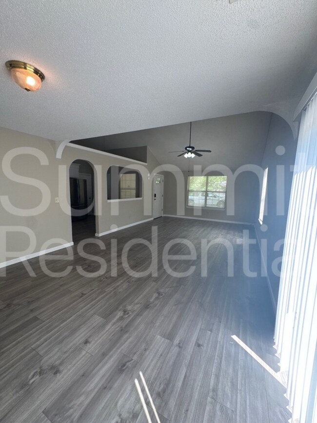 Foto del edificio - 1119 Huger St