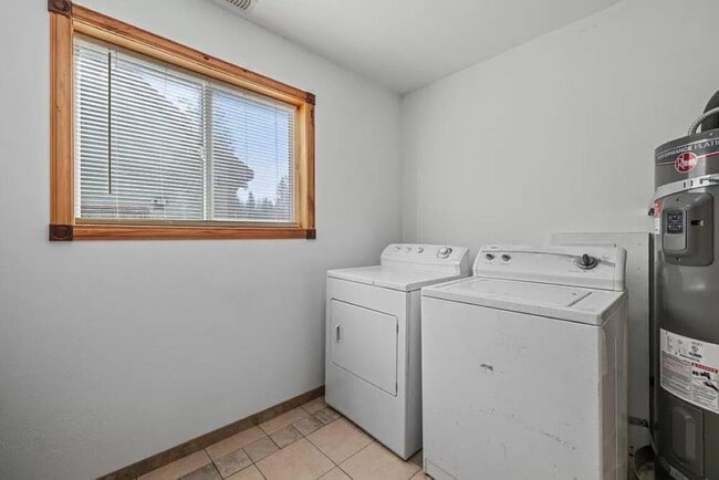 Building Photo - 75322 Scott View Dr