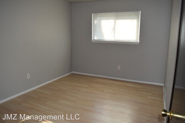 Building Photo - 3 br, 2 bath House - 211 Woodsboro Dr Uppe...