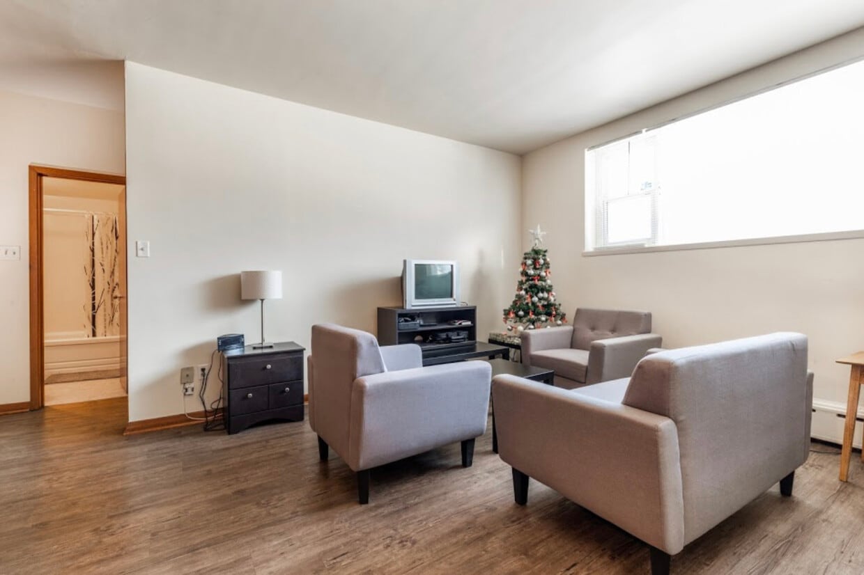 Building Photo - Polo Park Apartments
