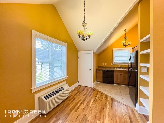 Building Photo - 90 Rumbough Pl