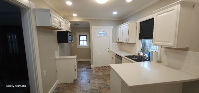 Building Photo - 524 Bowen St