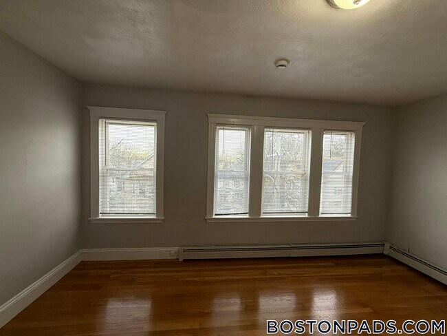 Building Photo - 38 Estes St