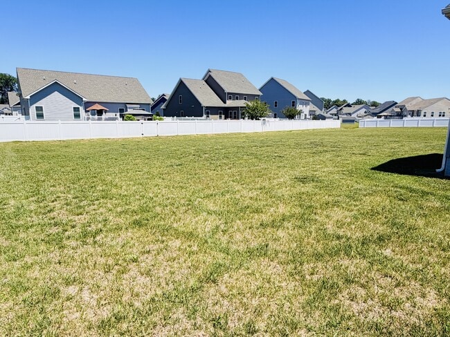 Building Photo - 43 Horse Trail Ln
