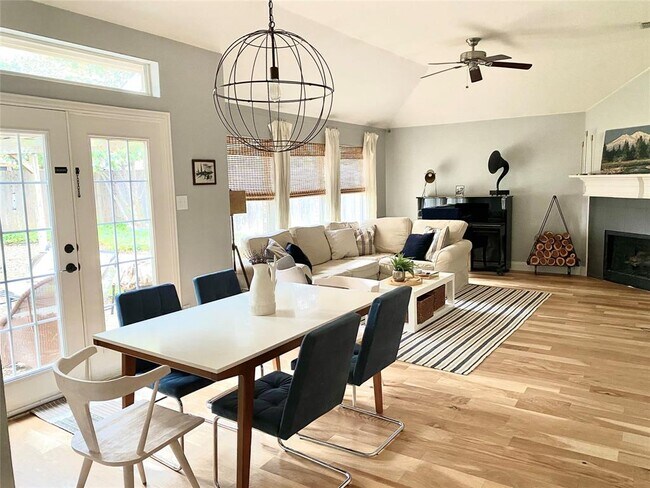 Foto del edificio - 1714 Cedar Elm Dr