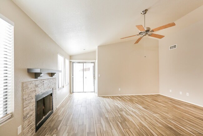 Building Photo - 4513 E Tanglewood Dr