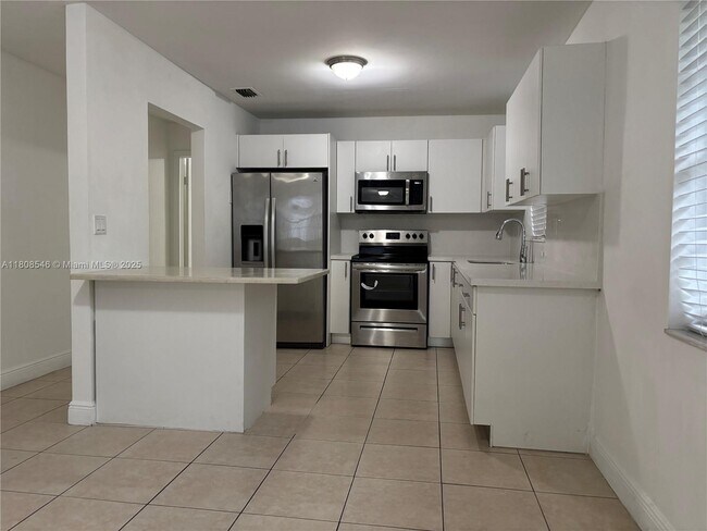 Foto del edificio - 5130 NW 2nd Terrace