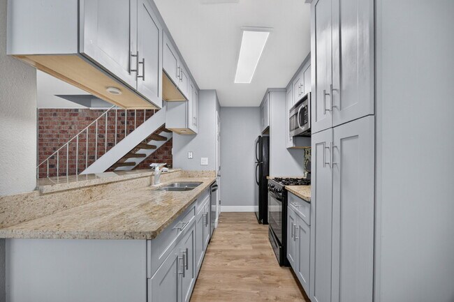 Foto del edificio - Charming 2-Bed Condo Retreat in Citrus Heights