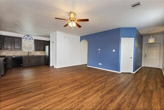 Building Photo - 2106 Benjamin Park