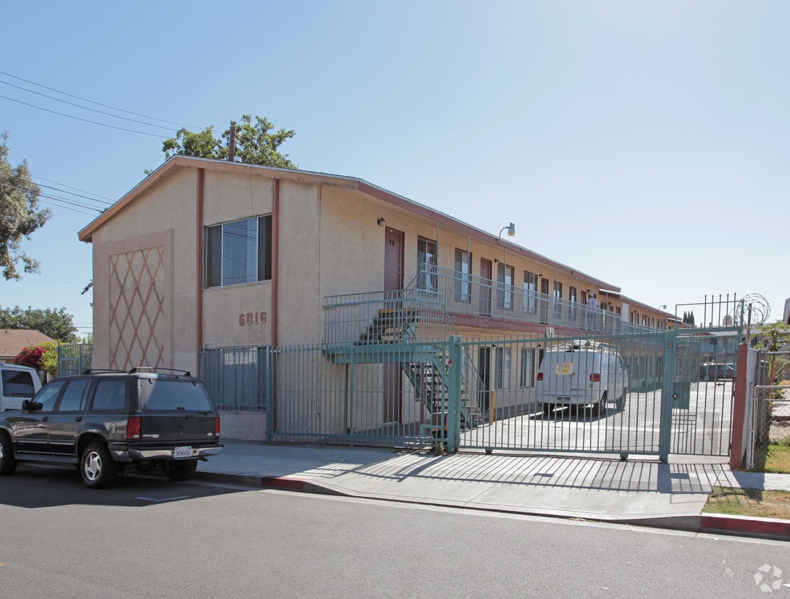 Primary Photo - Eagle Apartments