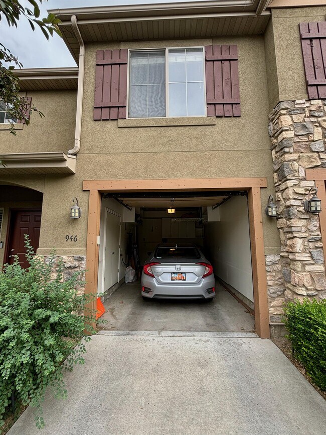 Photo - 946 E 6795 S Townhome