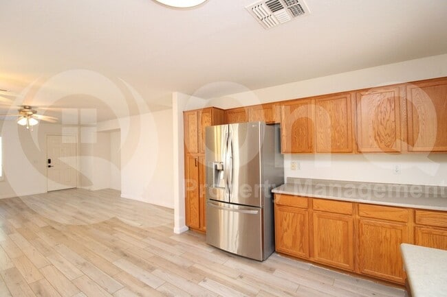 Building Photo - 13741 W Berridge Ln