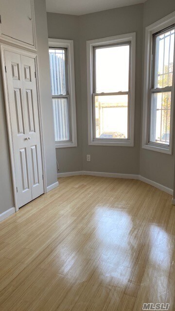 Building Photo - 106 Snediker Ave