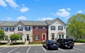 Building Photo - 9706 Braidwood Ter