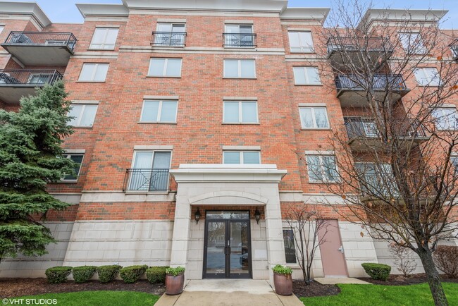 Building Photo - 5924 N Lincoln Ave