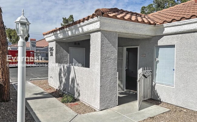Building Photo - 5922 W Vegas Dr