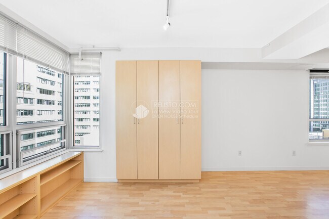 Building Photo - 650 Turk St