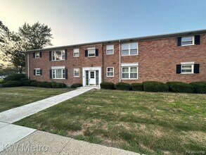 Building Photo - 17560 Mack Ave