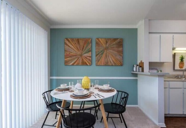Building Photo - 2 bedroom in Dallas TX 75206