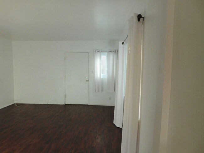 entrance - 3626 Monon St