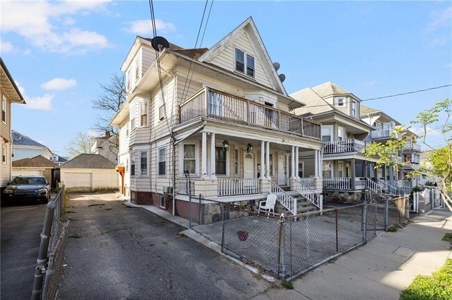 Building Photo - 108 Lenox Ave