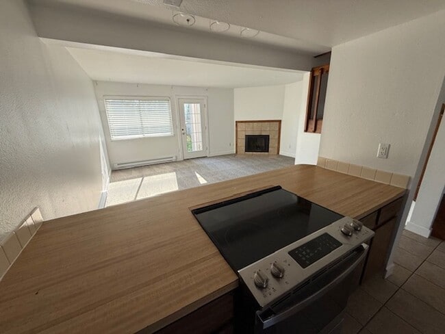 Building Photo - 1800 Belmar Dr
