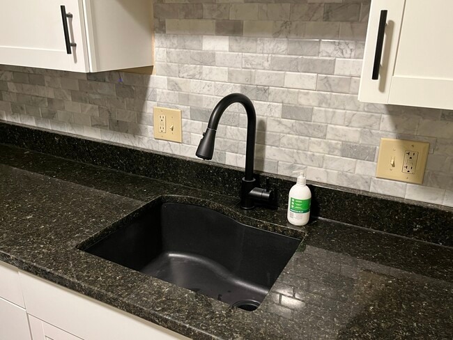 Foto del edificio - 1440 Slade Ave