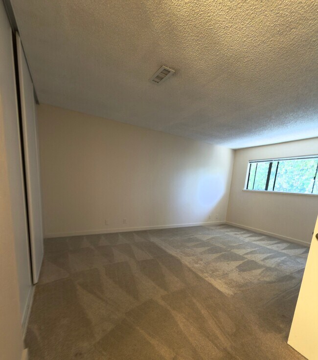 Building Photo - 1603 Merritt Dr