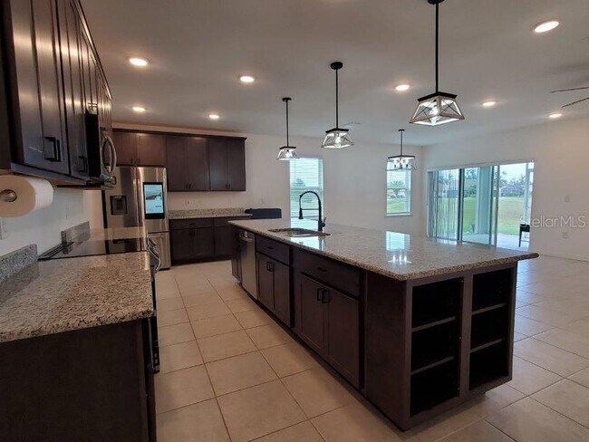 Foto del edificio - 26518 Deep Creek Blvd