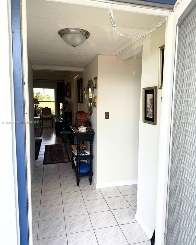 Building Photo - 7787 Golf Cir Dr