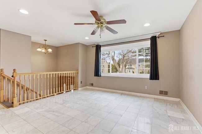 Building Photo - 6 Cherry St