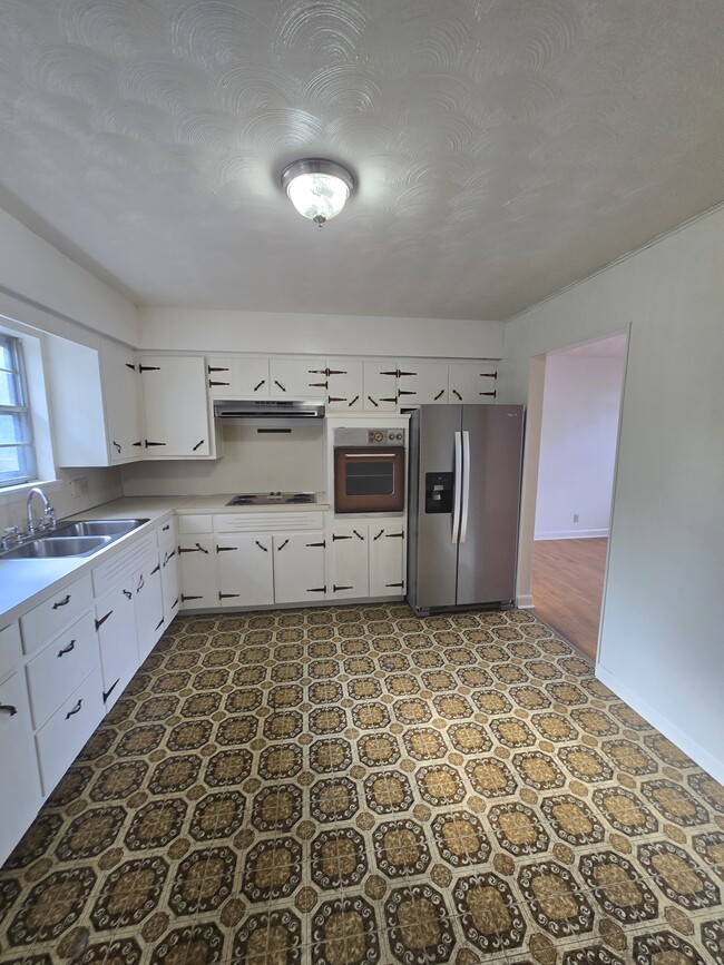 Foto del edificio - 1320 E Livingston St