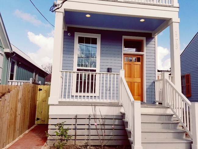 Upper Unit - 1217 Touro St