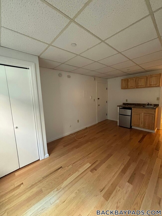 Building Photo - 405 Beacon St