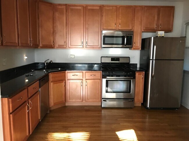 Building Photo - 3823 N Lavergne Ave
