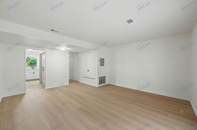 Foto del edificio - 820 Wildwood Ln