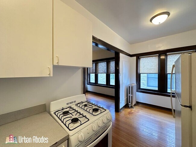 Foto del edificio - 820 W Waveland Ave